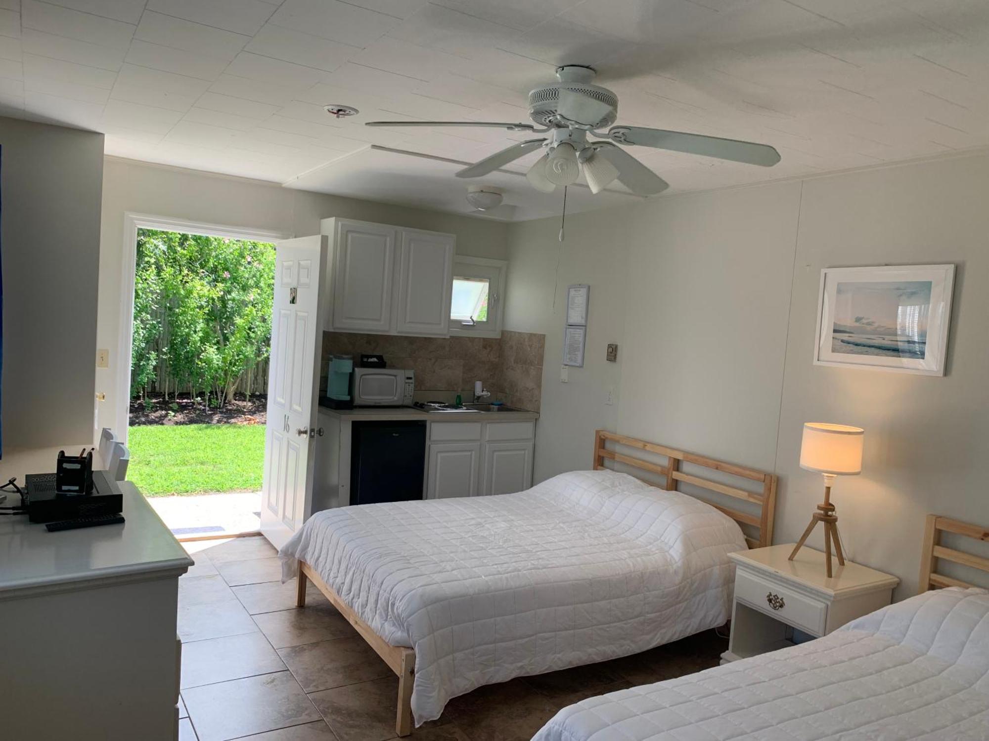 Southold Beach Motel Exterior photo