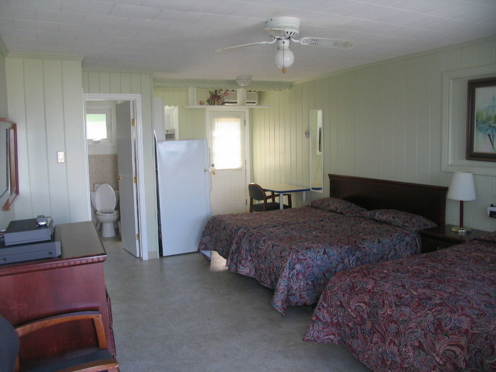 Southold Beach Motel Exterior photo